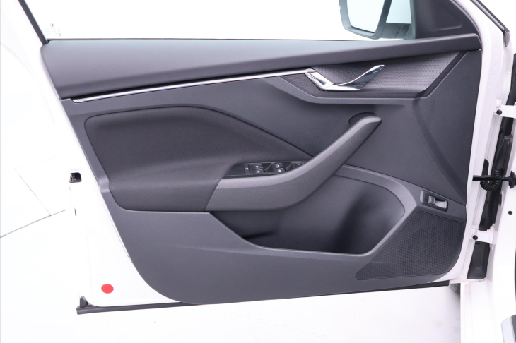 Škoda Kamiq 1,0 TSI Clever Virtual Navi DPH