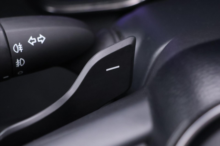 Toyota Corolla 2,0 e-CVT 112kW Executive CZ