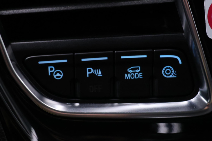 Ford Tourneo Custom 2,0 TDCI 136kW Active 1Maj DPH