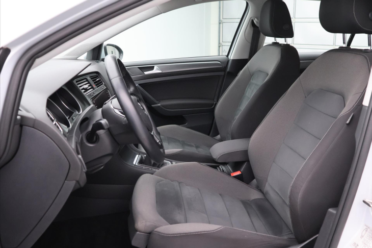 Volkswagen Golf 1.0 TSI 81kW Comfortline LED CZ