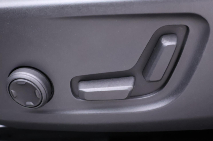 Volvo XC40 2,0 182KW R-DESIGN Kamera DPH