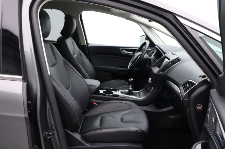 Ford S-MAX 2,0 TDCI 110kW Titanium Pano