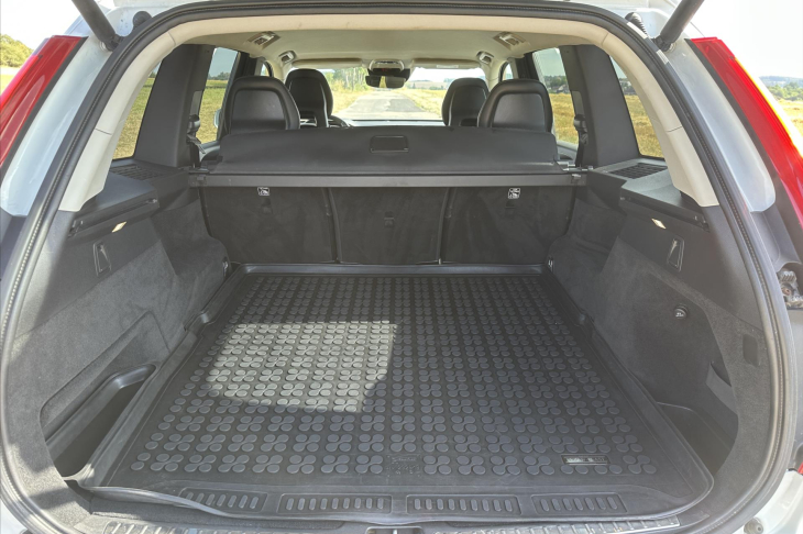 Volvo XC90 2,0 D 165 kW Inscription CZ