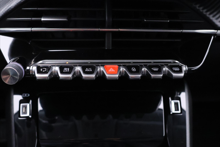 Peugeot 2008 1,2 PT Allure LED 1.Maj DPH