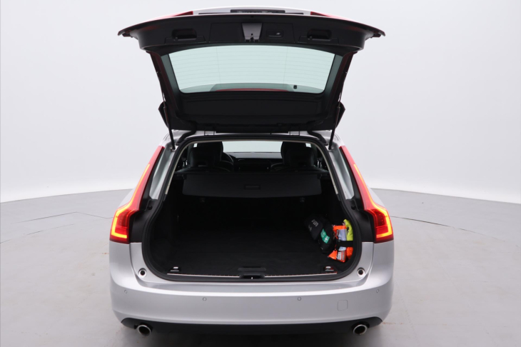 Volvo V90 2,0 T5 184kW Momentum CZ DPH