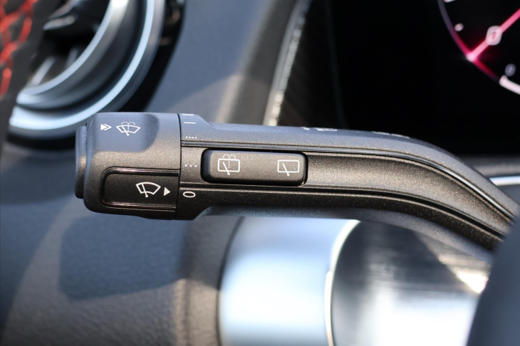 Mercedes-Benz GLB 2,0 200d 4Matic AMG Panorama