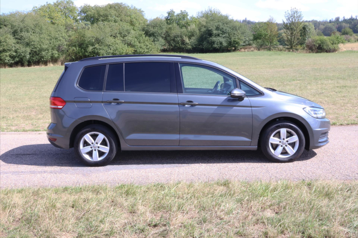Volkswagen Touran 2,0 TDI 110kW DSG LED 1.Maj.