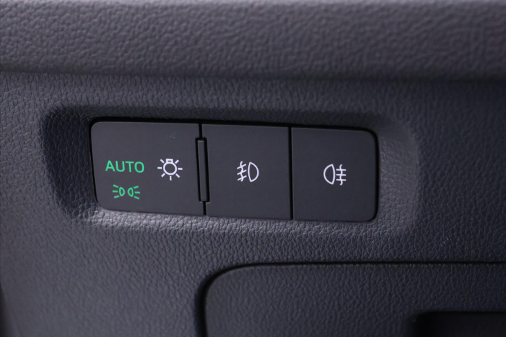 Škoda Octavia 2,0 TDI 110kW DSG Clever DPH