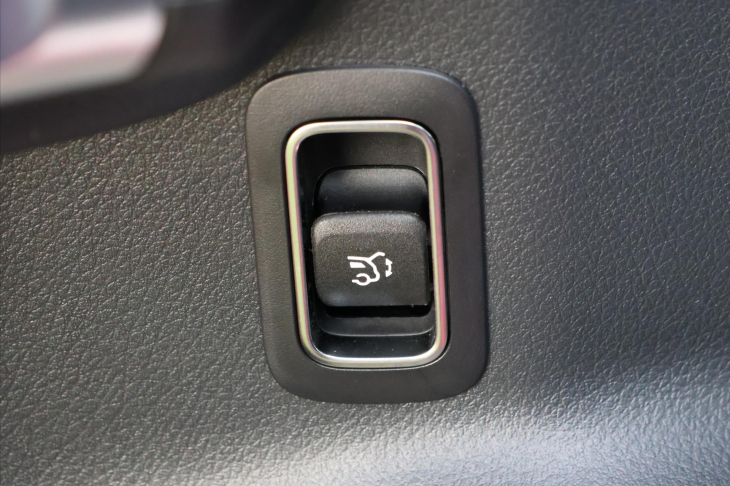 Mercedes-Benz GLB 2,0 220 4Matic AMG Premium