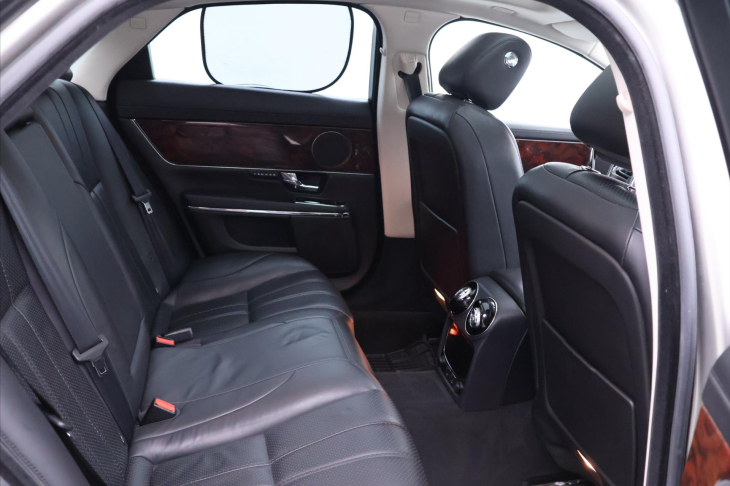 Jaguar XJ 3,0 D 202kW V6 Luxury