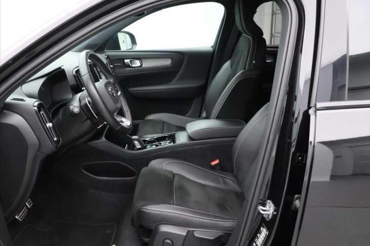 Volvo XC40 2,0 T4 Drive-E 140kW CZ R-Design