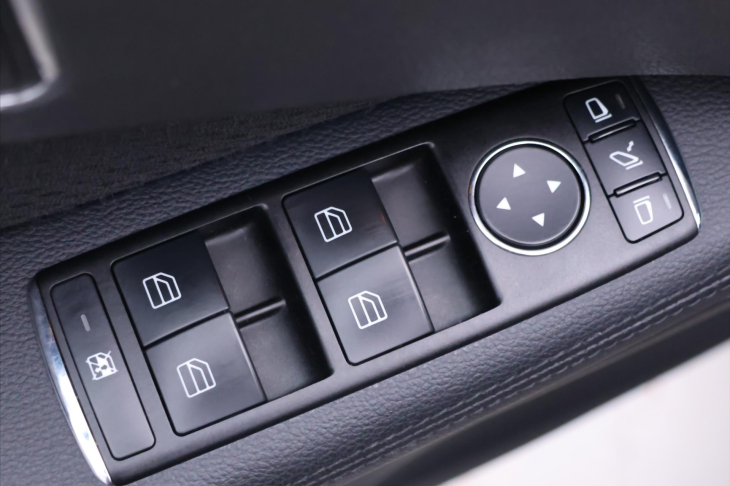 Mercedes-Benz Třídy E 3,5 350CGI 215kW CZ Elegance