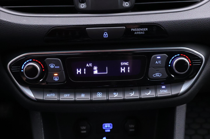 Hyundai i30 1,5 T-GDI 117kW Smart DPH CZ