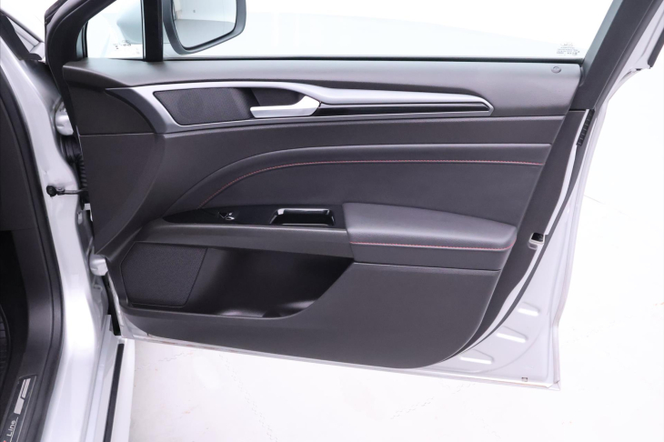 Ford Mondeo 2,0 TDCI 132kW ST LINE