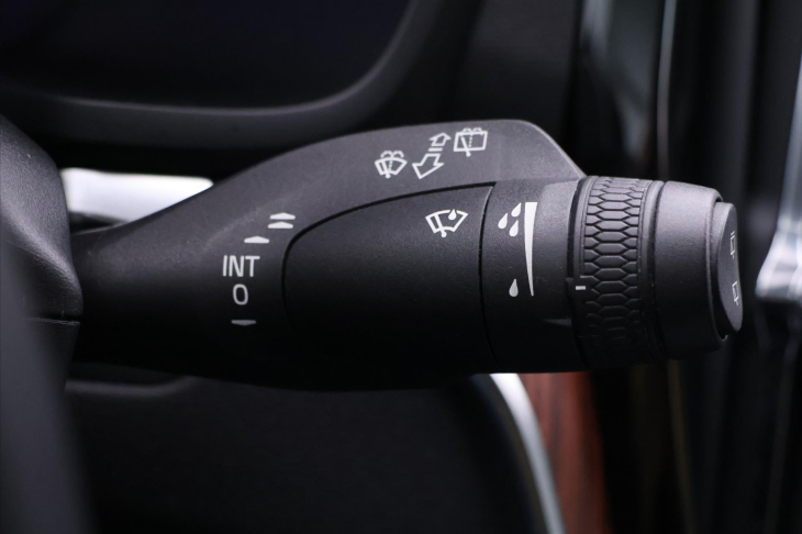 Volvo V60 2,0 D4 Drive-E Aut. AWD CZ DPH