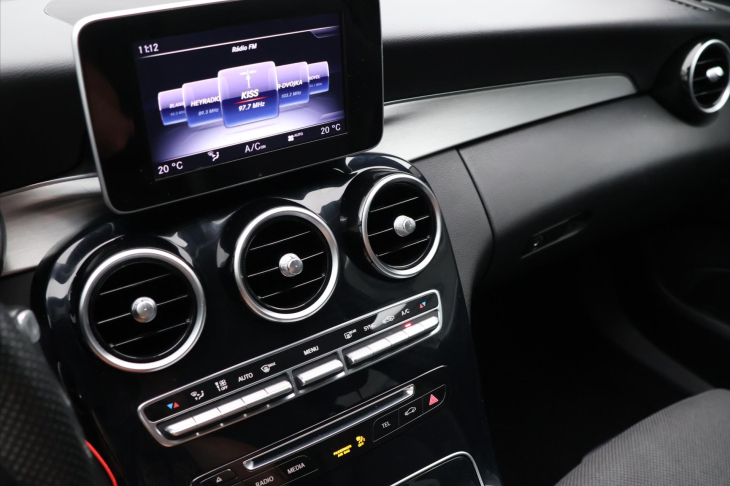Mercedes-Benz Třídy C 2,1 220d 125kW Aut. LED