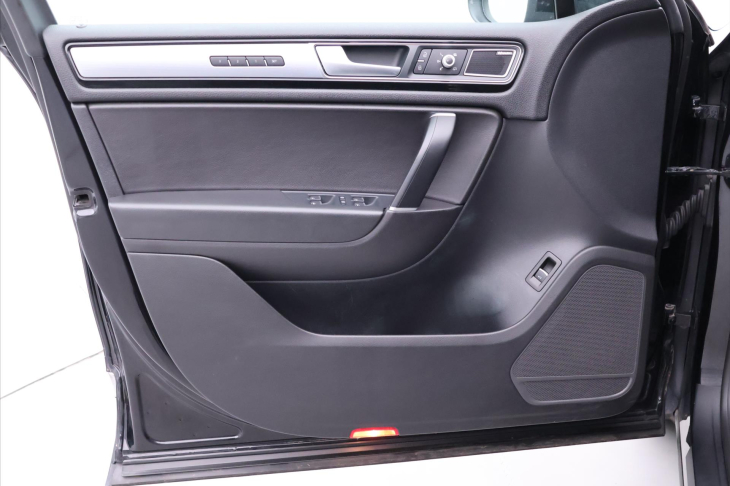 Volkswagen Touareg 3,0 TDI 193kW DSG R-line 4M