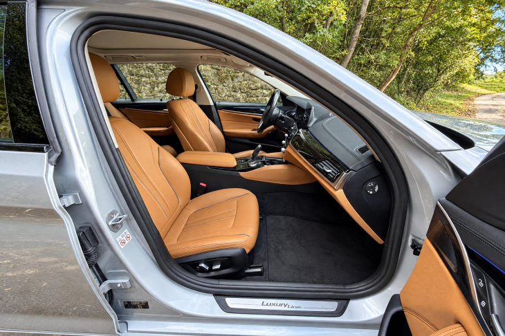 BMW Řada 5 2,0 530i xDrive Luxury Line