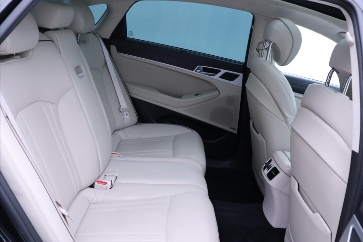 Hyundai Genesis 3,8 V6 232kW Exclusive 4x4 CZ