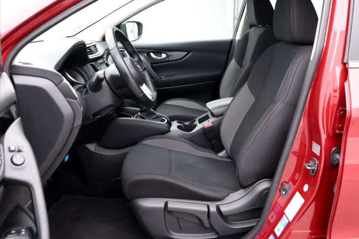 Nissan Qashqai 1,3 DIG-T 116kW DCT Shiro