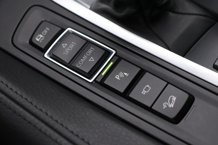 BMW X6 3,0 M50da 260kW Xdrive CZ LED