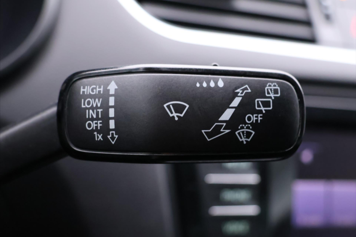 Škoda Octavia 1,6 TDI 77kW DSG Elegance CZ