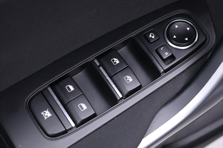 Kia Ceed 1,5 T-GDI 118 kW Top Aut. DPH