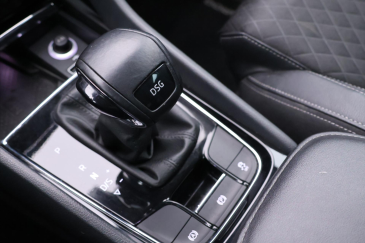 Škoda Karoq 1,6 TDI 85kW DSG Ambition CZ DPH
