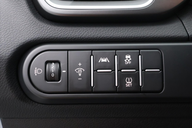 Kia Ceed 1,5 T-GDI 117kW DPH CZ