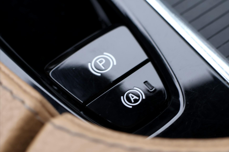 Volvo V90 2.0 D3 110kW Momentum LED