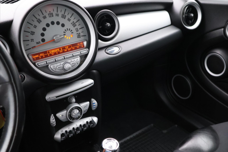 Mini Clubman 1,6 i 88kW Klima STK 05/2028