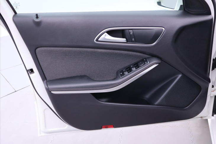 Mercedes-Benz Třídy A 1,5 180d 80kW Aut. CZ Kůže LED