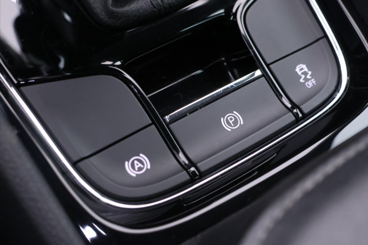 Škoda Karoq 2,0 TDI DSG Tour Virtual DPH