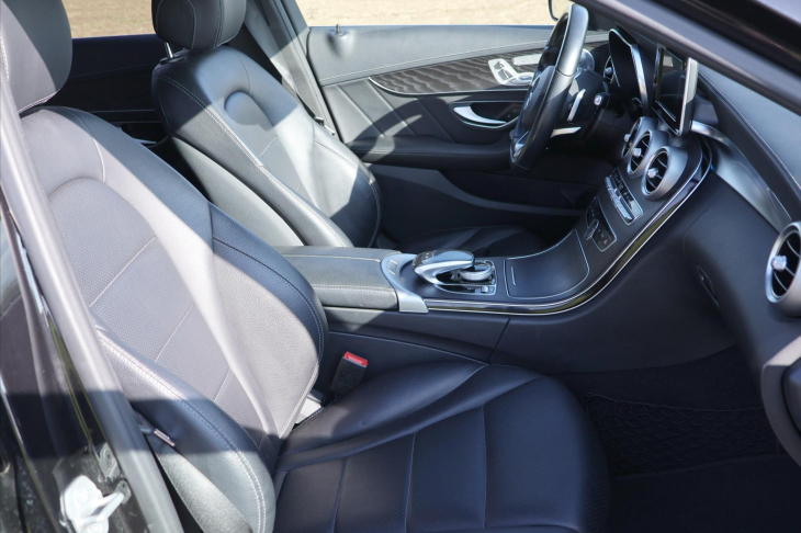 Mercedes-Benz Třídy C 2,0 200 T AMG LED Navi Kůže