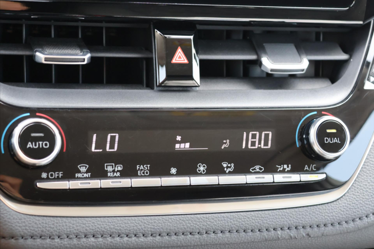 Toyota Corolla 1,5 VTi Aut. Comfort DPH CZ