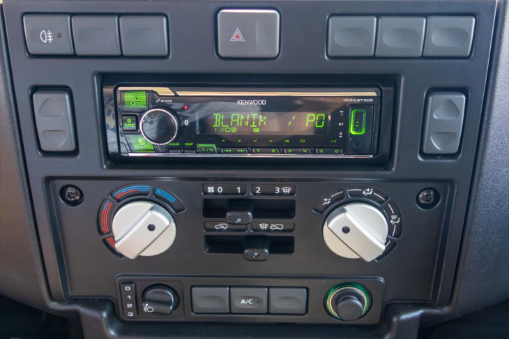 Land Rover Defender 2,2 TD Crew Cab Nový motor