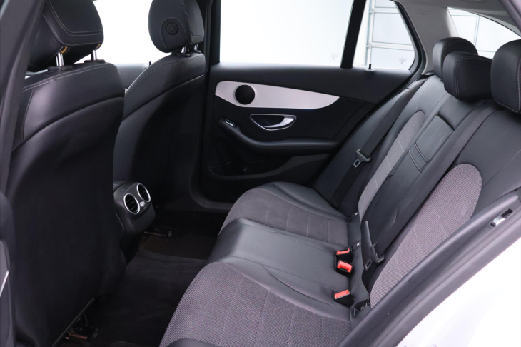Mercedes-Benz Třídy C 2,0 200 135kW Aut. Avantgarde
