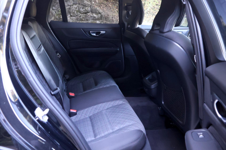 Volvo V60 2,0 B4 AWD Cross Country DPH