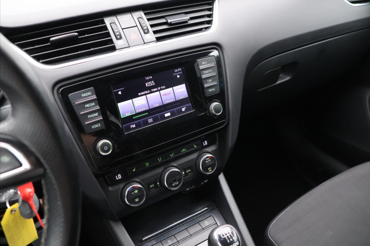 Škoda Octavia 2,0 TDI 135kW RS CR Aut.klima