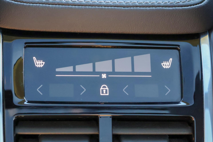 Volvo XC90 2,0 B5 AWD Ultimate Dark 7-Míst