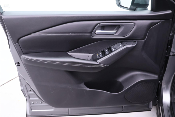 Nissan Qashqai 1,3 DIG-T MHEV Business Tažné