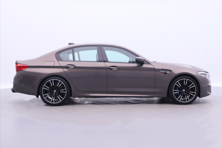 BMW M5 4,4 V8 441kW xDrive Individual DPH CZ