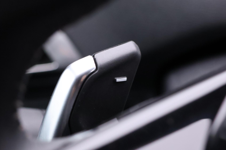 Peugeot 3008 1,2 PT 96kW Aut. CZ DPH 1.Maj.