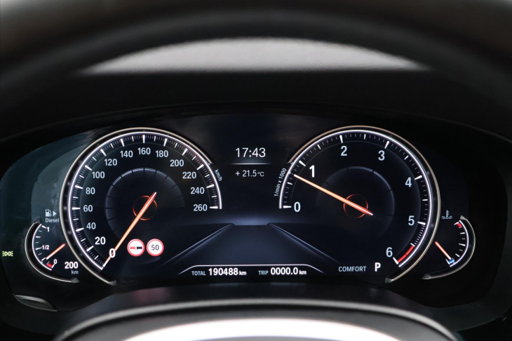 BMW Řada 5 3,0 530d 195kW xDrive CZ