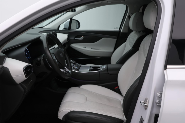 Hyundai Santa Fe 1.6 T-GDI HEV 4x4 CZ Luxury 1.MAJ