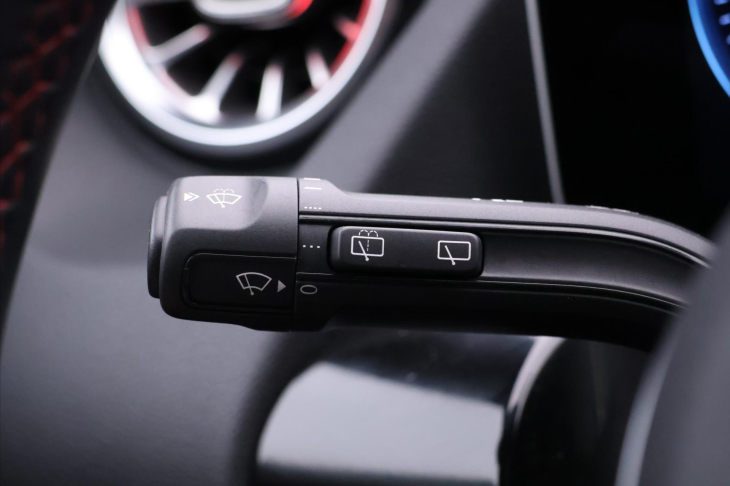 Mercedes-Benz GLA 2,0 220d 140kW 4Matic CZ LED