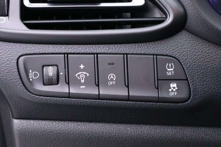 Hyundai i30 1.5 T-GDI 117 kW Smart Aut. CZ DPH