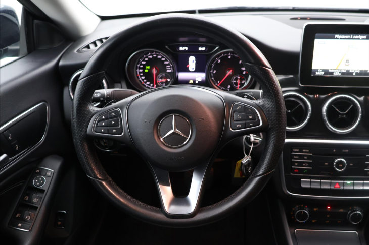 Mercedes-Benz CLA 1,5 180d 80kW Aut. Navi DPH