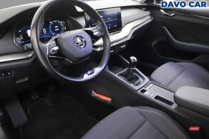 Škoda Octavia 1,0 TSI Business LED virtual DPH