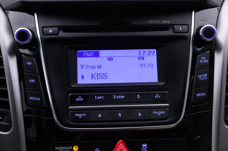 Hyundai i30 1,6 GDi 99kW CZ Trikolor Plus